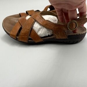 Merrell Bassoon Tan Leather Criss Cross Strap Ankle Buckle Sandals Women's 7